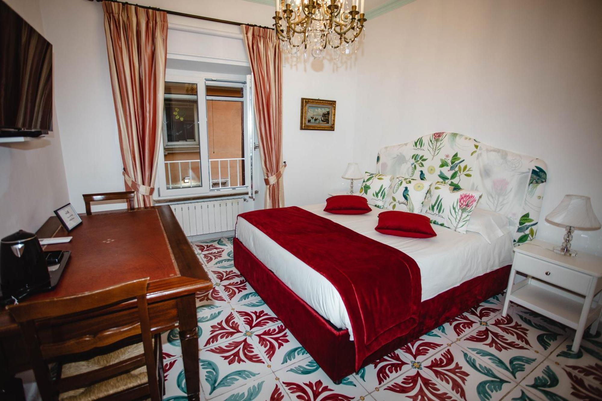 Delfini Trevi House, Rome